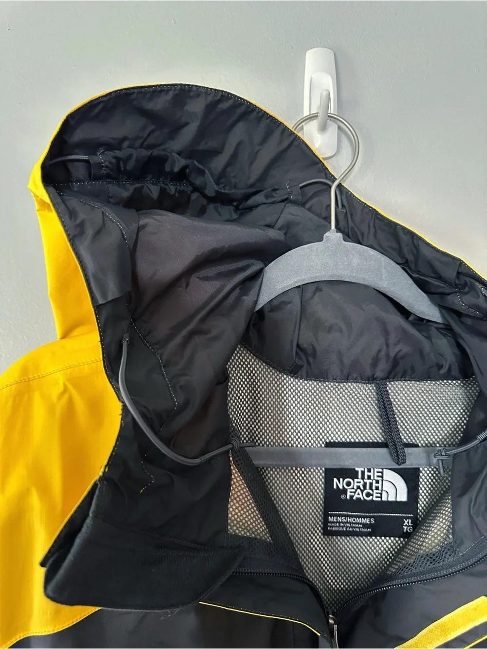 The North Face DryVent Rain Jacket Men's Size X-Large Yellow Black Color Block
